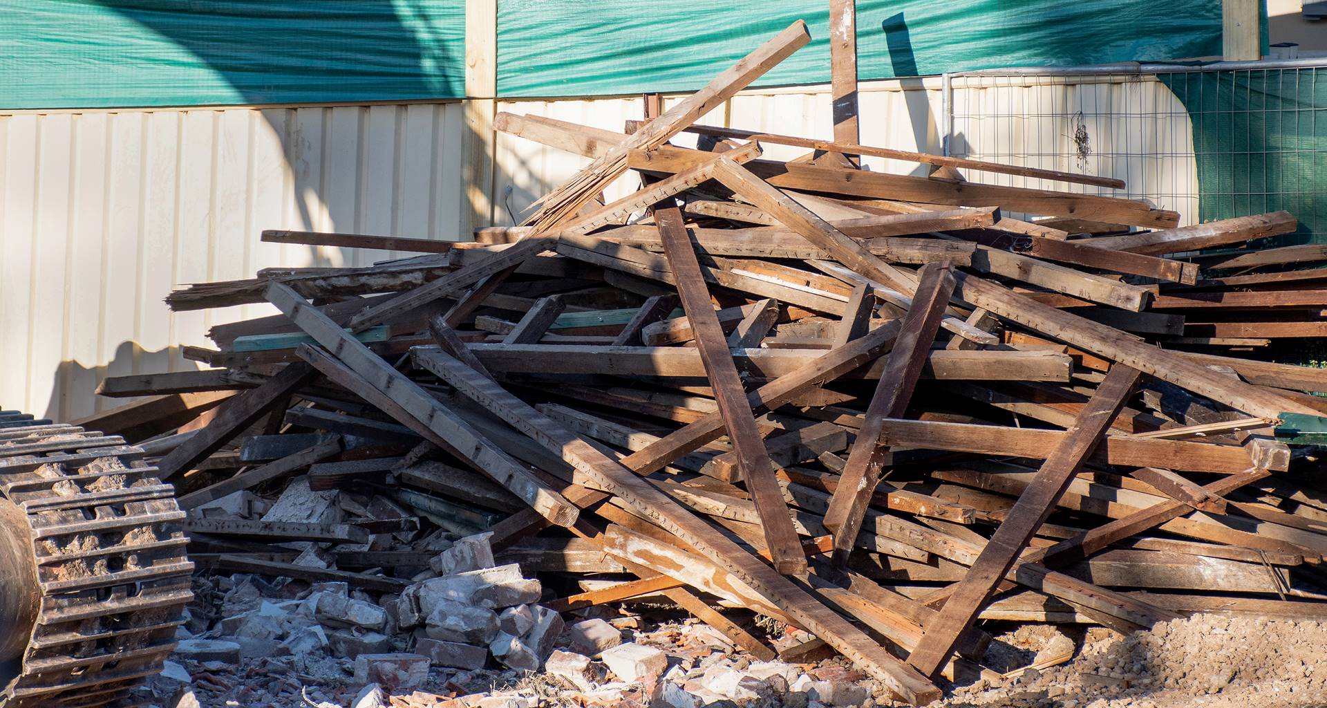 Barcelona betalen investering Hout en houten plaatmateriaal weggooien | Afvalscheidingswijzer